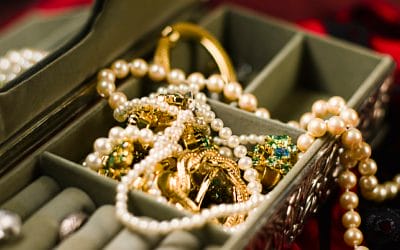 How to avoid tarnishing family harmony when passing down jewellery